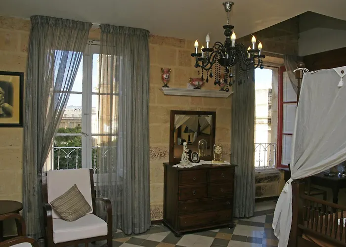 Luciano Valletta Boutique